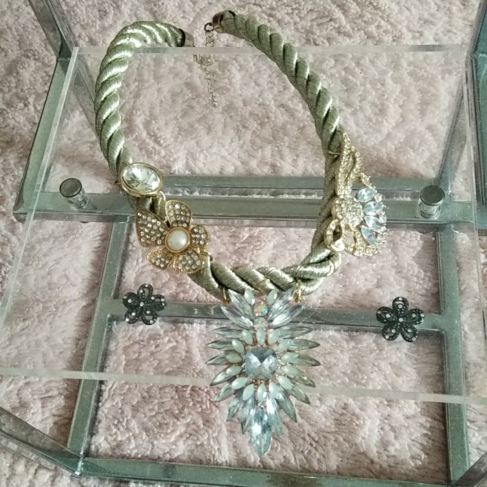 Starburst Statement Corded Necklace - Picture 6 of 8